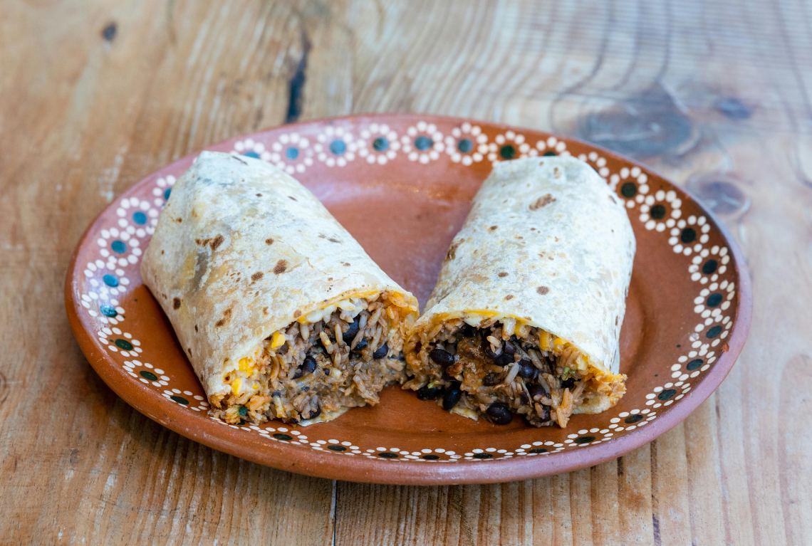Burritos Veganos de Frijoles y Arroz Integral
