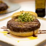 Hamburguesas de Mijo y Espinacas con Patatas Especiadas | Receta Saludable